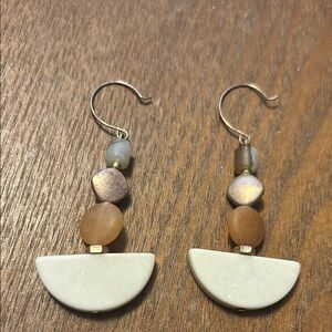 Elegant Cream and Gold Earrings
